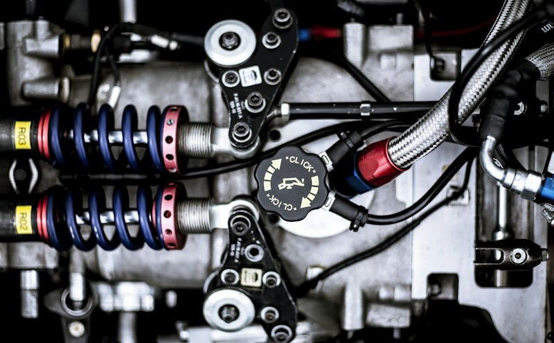Vibratory screening system for mining